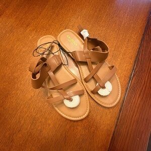 Arizona Jean Company Women's Brown Strappy Sandals